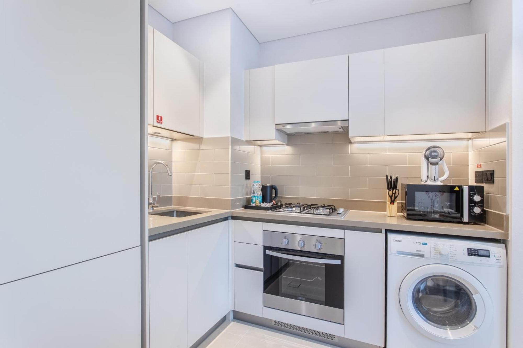 By Latinem Luxury 1br Cv A2803 Near Mall Apartment