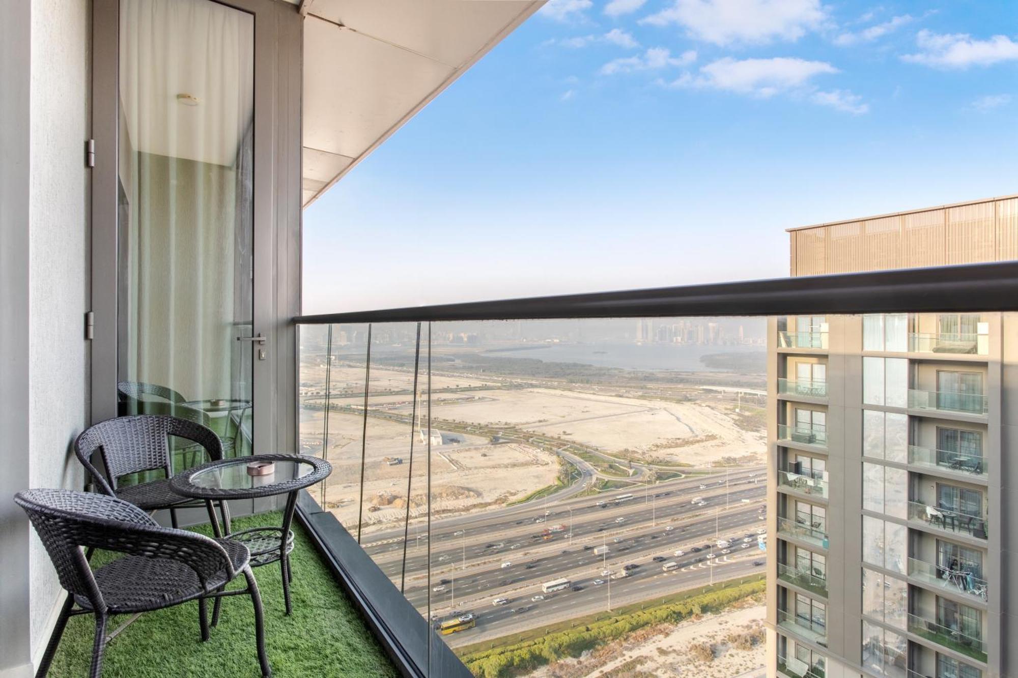 By Latinem Luxury 1br Cv A2803 Near Mall *